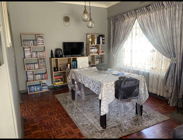 5 BEDROOM HOUSE FOR SALE IN ROBERTSHAM